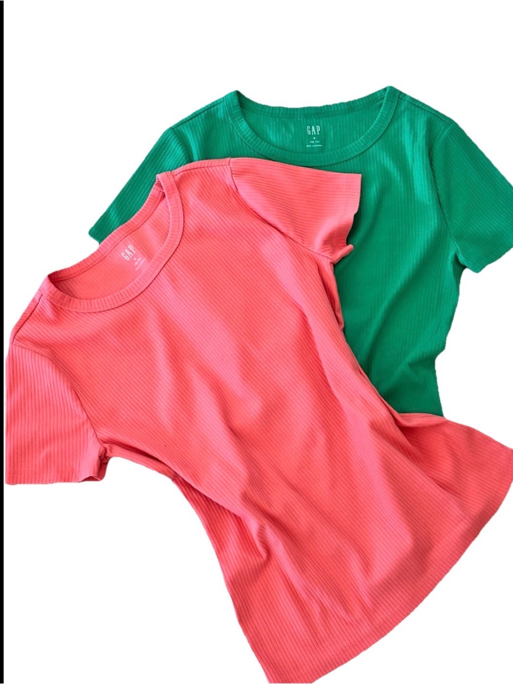 GAP Lot Of 2 Cotton Blend Ribbed T- Shirts Medium EUC Coral & Kelly Green